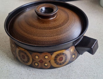 Listing 2 of 17 for <<< VINTAGE "DENBY - ARABESQUE " STONEWARE LIDDED DISH >>>