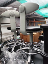 Listing 2 of 10 for dental equipment for complete surgery, good for starters or second surgery