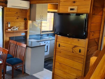 Listing 6 of 19 for Timeshare Ownership / One Week for Sale / Kaimanawa Lodge – Two-Bedroom Unit