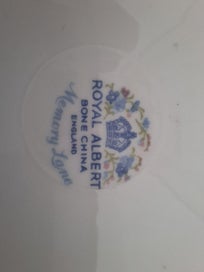 Listing 3 of 3 for Royal Albert : Memory Lane