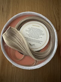 Listing 4 of 6 for **BNWT HALO HAIR EXTENSIONS**