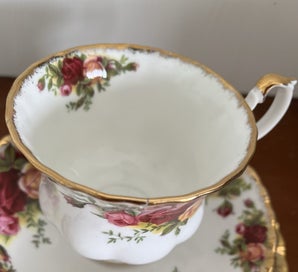 Listing 5 of 5 for Royal Albert cup set