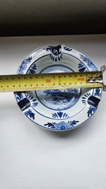 Listing 4 of 4 for Delft Ash tray