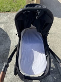 Listing 2 of 7 for Edwards & Co Oscar pram bundle