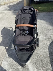 Listing 7 of 7 for Edwards & Co Oscar pram bundle
