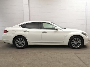 Nissan Fuga 2013 photo 4