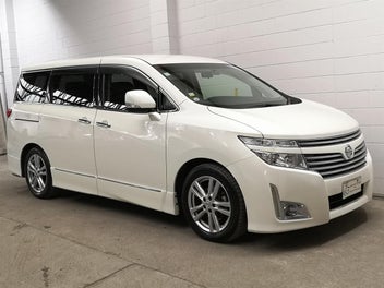 Nissan Elgrand 2013 photo 2