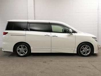 Nissan Elgrand 2013 photo 4