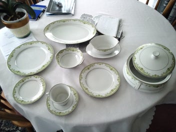 Listing 2 of 2 for NORITAKE DINNER SET RALEIGH PATTERN