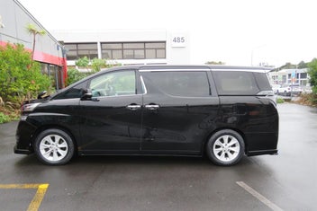 Toyota Vellfire 2017 photo 5