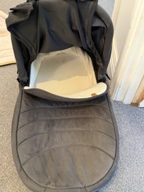 Listing 5 of 7 for Edward’s & Co Oscar Mx pram and bassinet