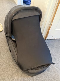 Listing 6 of 7 for Edward’s & Co Oscar Mx pram and bassinet