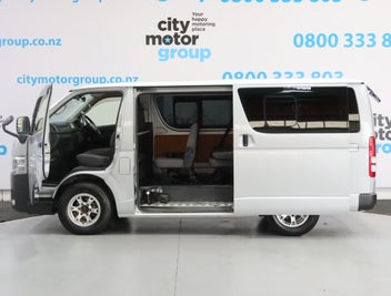 Toyota Hiace 2021 photo 4