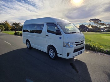 Toyota Hiace 2019 photo 2
