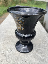Listing 4 of 4 for Titian vase