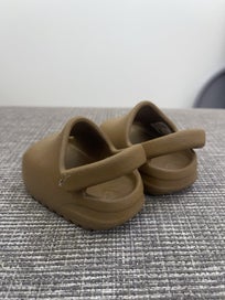 Listing 8 of 10 for adidas Toddler Yeezy Slide Infant GW1933 Ochre
