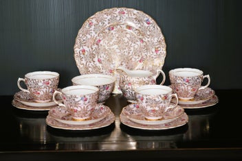 Listing 1 of 4 for ***BEAUTIFUL PINK CHINTZ PART TEA SET***