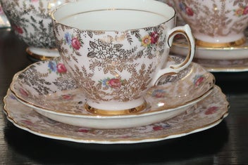 Listing 2 of 4 for ***BEAUTIFUL PINK CHINTZ PART TEA SET***