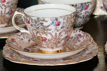 Listing 3 of 4 for ***BEAUTIFUL PINK CHINTZ PART TEA SET***