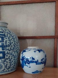 Listing 1 of 8 for VERY OLD BLUE & WHITE HAND-PAINTED PORCELAIN GINGER JAR