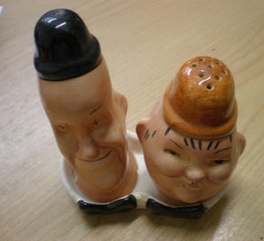 Listing 2 of 5 for LAUREL AND HARDY SALT AND PEPPER SET - BESWICK