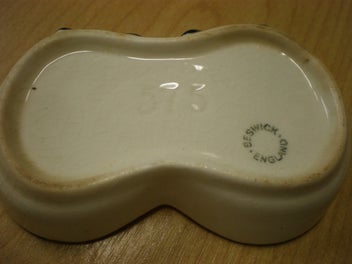 Listing 3 of 5 for LAUREL AND HARDY SALT AND PEPPER SET - BESWICK