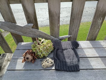 Listing 1 of 2 for Tuis Nest Babyknitware