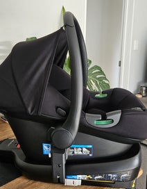 Listing 2 of 4 for Zummi Capsule + Isofix Base – Near New