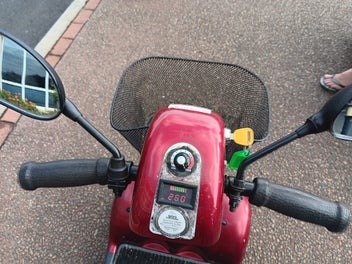 Listing 2 of 6 for Invercare Panther LX-4 Mobility Scooter