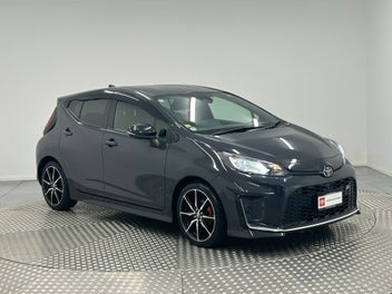 Toyota Aqua 2023 photo 2