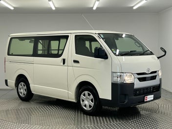 Toyota Regius 2025 photo 2
