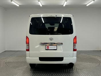 Toyota Hiace 2023 photo 5