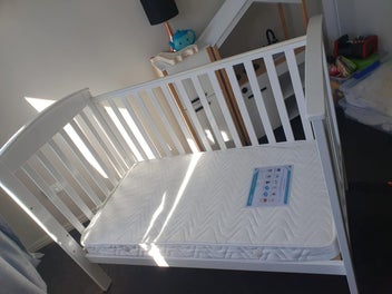 Listing 2 of 2 for Babyhood cot with mattress and sheets