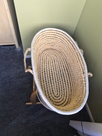 Listing 2 of 5 for Bassinet