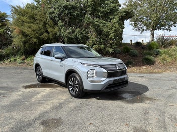 Mitsubishi Outlander 2026 photo 2