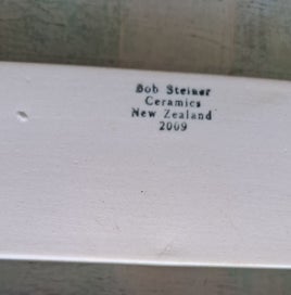 Listing 5 of 8 for Bob Steiner 2009 - grey/taupe Long Box