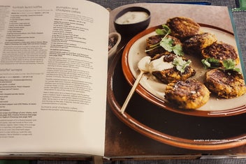 Listing 10 of 20 for ESSENTIAL *VOL 1 SAVOURY ANNABEL LANGBEIN BEST EVER MEALS FOR BUSY LIVES HDBK