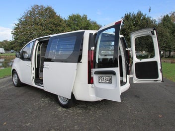 Hyundai Staria 2022 photo 3