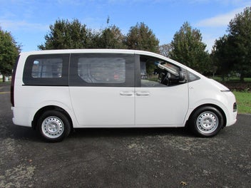 Hyundai Staria 2022 photo 5