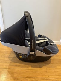 Listing 2 of 7 for Infant car seat capsule - good condition