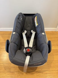 Listing 3 of 7 for Infant car seat capsule - good condition