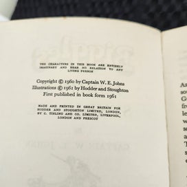 Listing 4 of 5 for Biggles Forms a Syndicate - Captain W.E.Johns - 1961 Pictorial Variant 1st Ed.