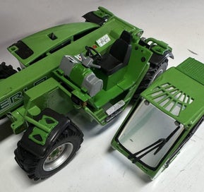 Listing 6 of 12 for Merlo Multifarmer Die-Cast Telehandler Model – Excellent Condition Collectible