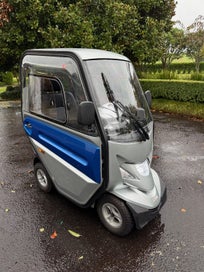 Listing 5 of 7 for FULLY ENCLOSED DELUXE MOBILITY SCOOTER