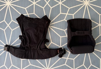 Listing 2 of 5 for Mountain Buggy Juno Baby Carrier – Black – Great Condition w Newborn Insert