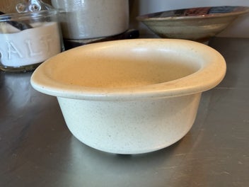 Listing 2 of 4 for A lovely creamy ANCHOR HOCKING Bowl