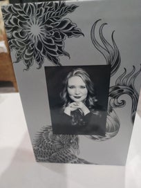 Listing 3 of 3 for A court of thorns and roses boxed set