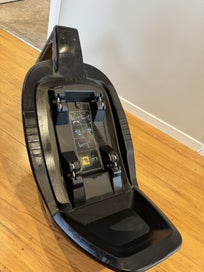 Listing 2 of 5 for Maxi-Cosi FamilyFix2 ISOFIX Car Seat Base – x4 Available (Auction is for 1)