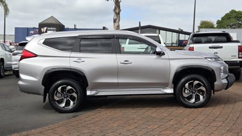 Mitsubishi Pajero Sport 2026 photo 4