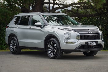 Mitsubishi Outlander 2025 photo 2